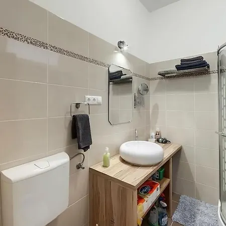 Apartment Bright Sunny At Keleti Station,near Citycenter Budapest